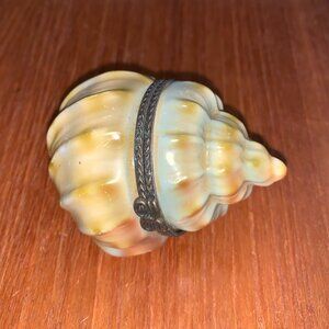 Porcelain SHELL Hinged Trinket Box. Great Stocking Stuffer